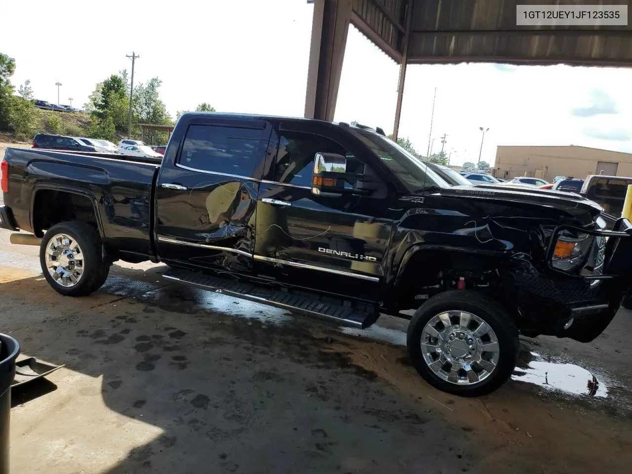 1GT12UEY1JF123535 2018 GMC Sierra K2500 Denali