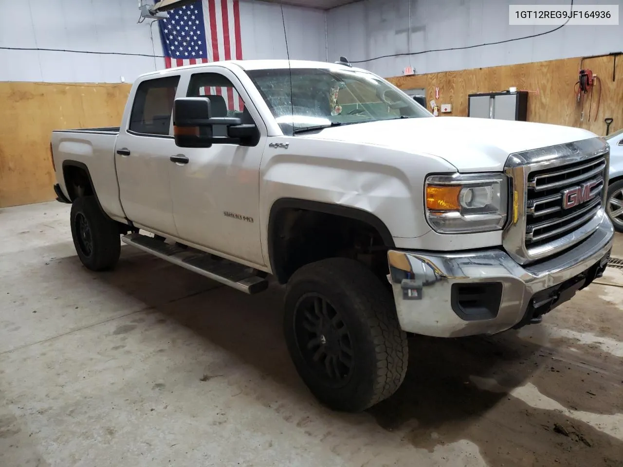 2018 GMC Sierra K2500 Heavy Duty VIN: 1GT12REG9JF164936 Lot: 70438794