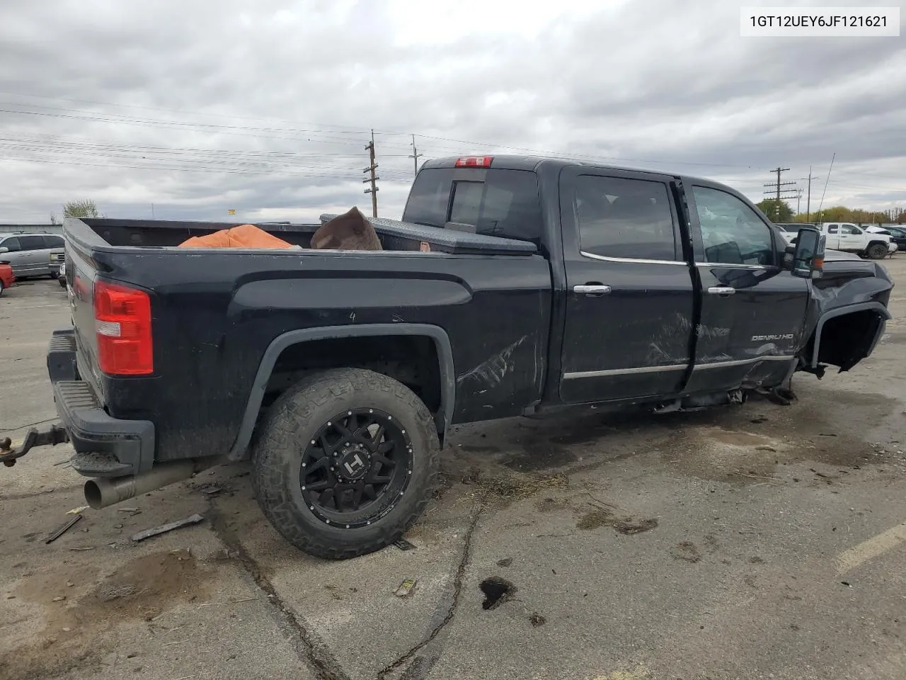 2018 GMC Sierra K2500 Denali VIN: 1GT12UEY6JF121621 Lot: 76335364