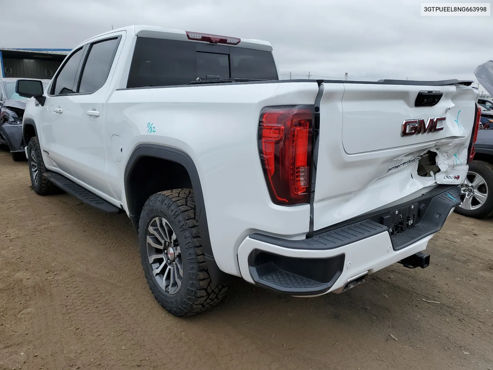 3GTPUEEL8NG663998 2022 GMC Sierra K1500 At4