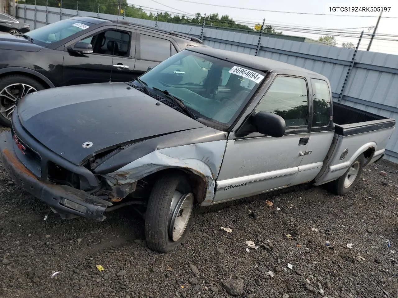 1994 GMC Sonoma VIN: 1GTCS19Z4RK505197 Lot: 70470204