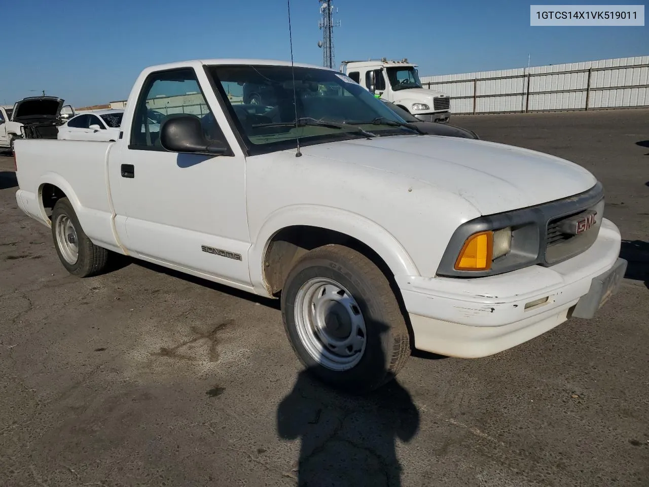 1997 GMC Sonoma VIN: 1GTCS14X1VK519011 Lot: 75928784