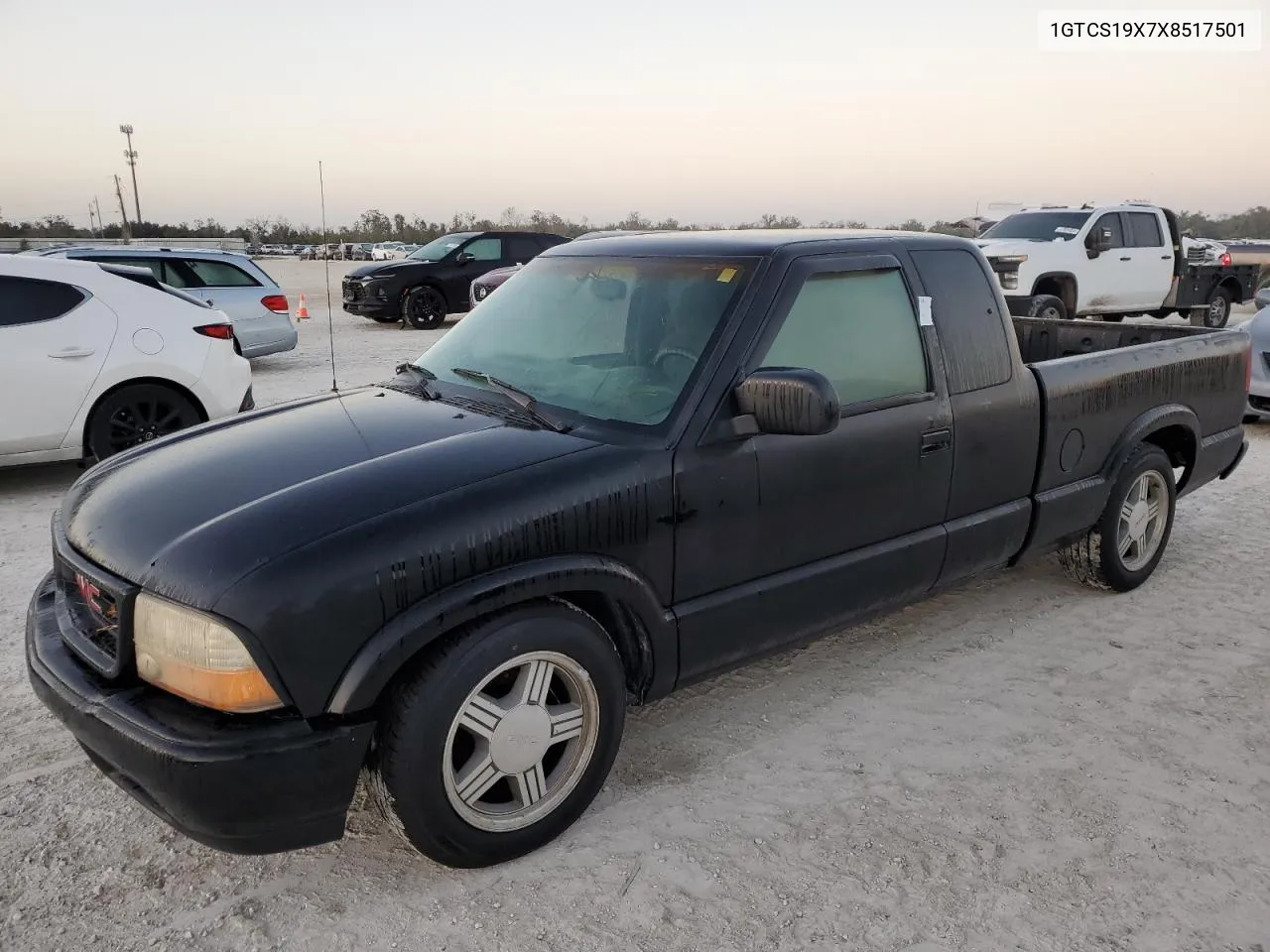 1999 GMC Sonoma VIN: 1GTCS19X7X8517501 Lot: 77200074