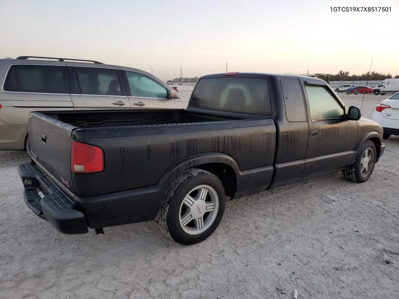 1999 GMC Sonoma VIN: 1GTCS19X7X8517501 Lot: 77200074