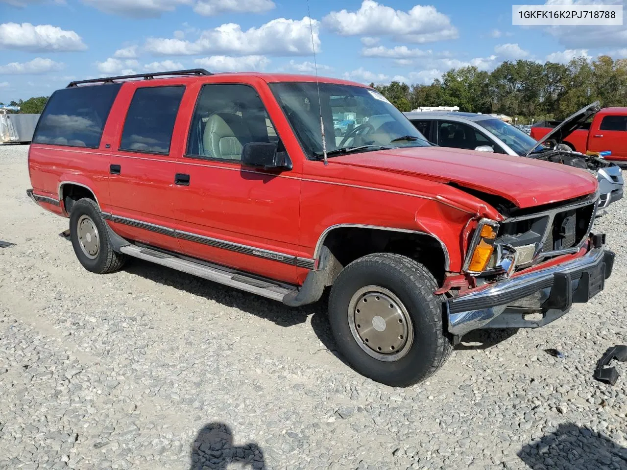 1993 GMC Suburban K1500 VIN: 1GKFK16K2PJ718788 Lot: 77080724