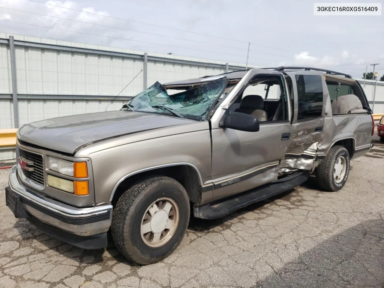 1999 GMC Suburban C1500 VIN: 3GKEC16R0XG516409 Lot: 71573884