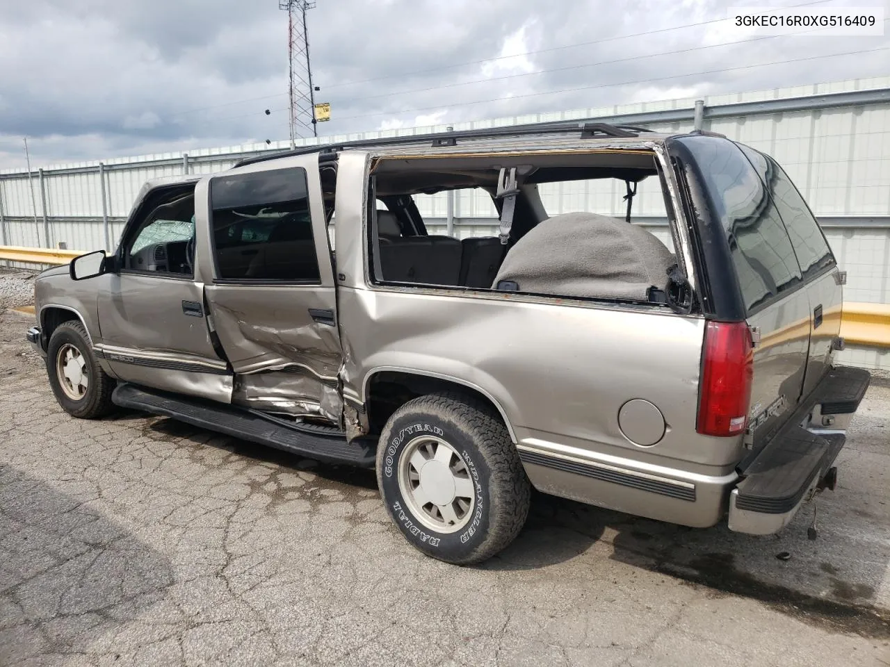 1999 GMC Suburban C1500 VIN: 3GKEC16R0XG516409 Lot: 71573884