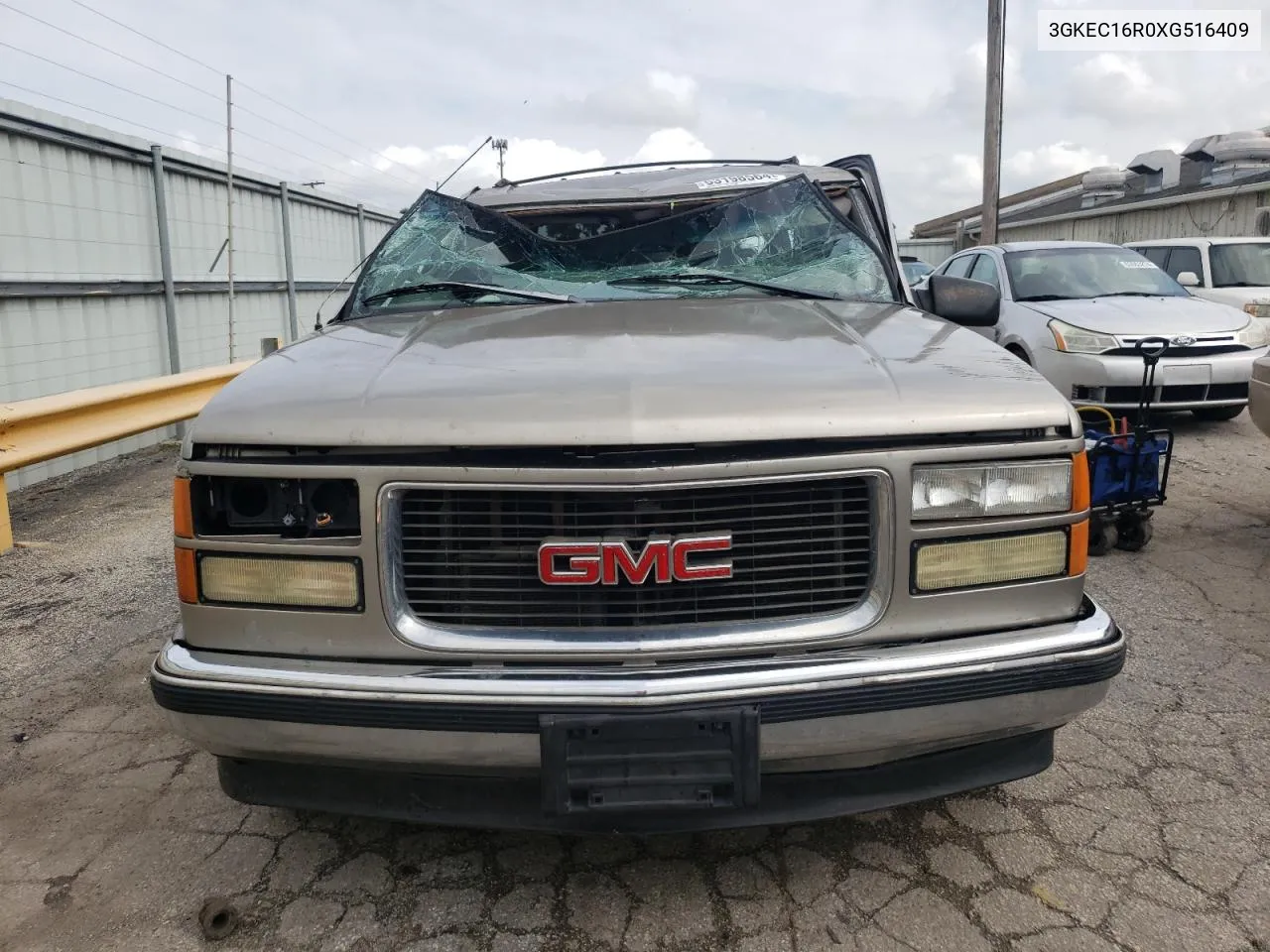 1999 GMC Suburban C1500 VIN: 3GKEC16R0XG516409 Lot: 71573884