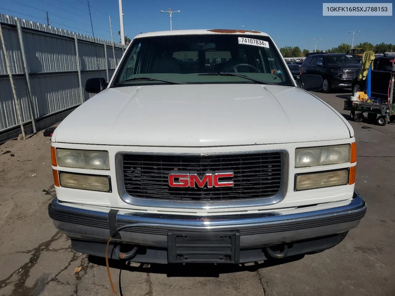 1999 GMC Suburban K1500 VIN: 1GKFK16R5XJ788153 Lot: 74107834