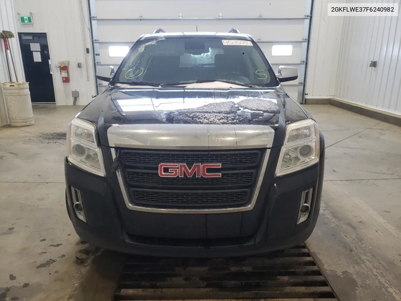 2GKFLWE37F6240982 2015 GMC Terrain Sle