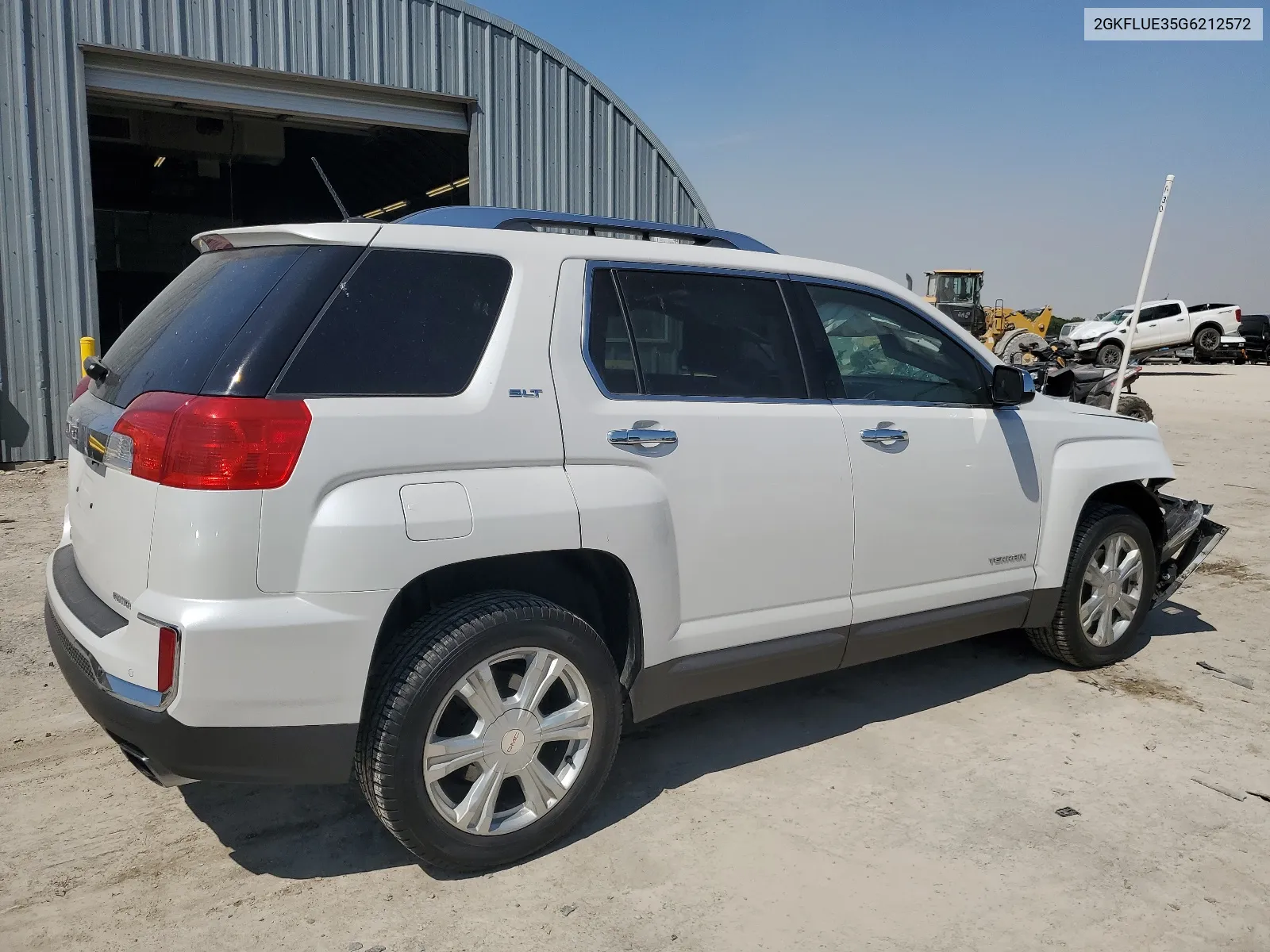 2GKFLUE35G6212572 2016 GMC Terrain Slt