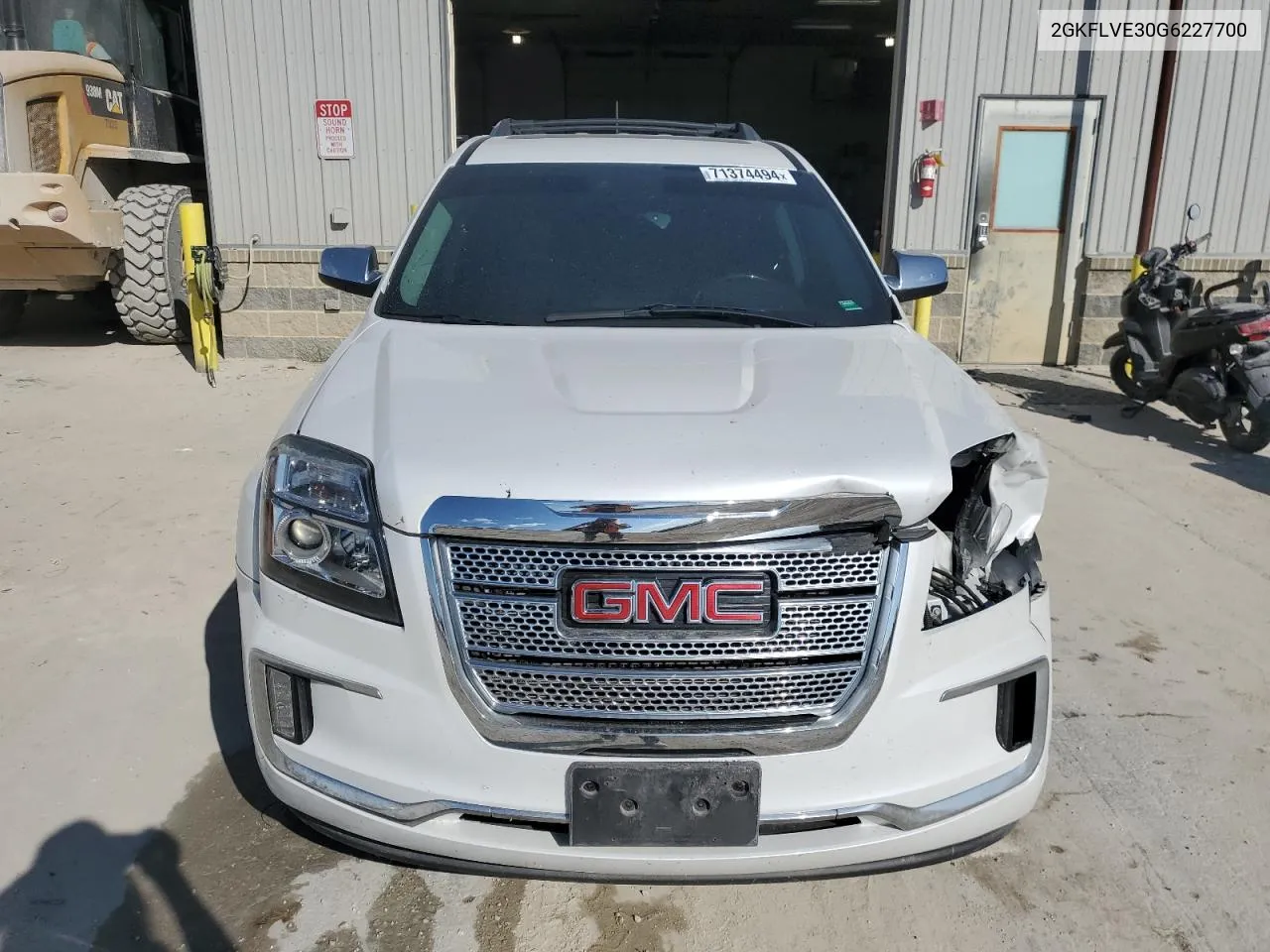 2GKFLVE30G6227700 2016 GMC Terrain Denali