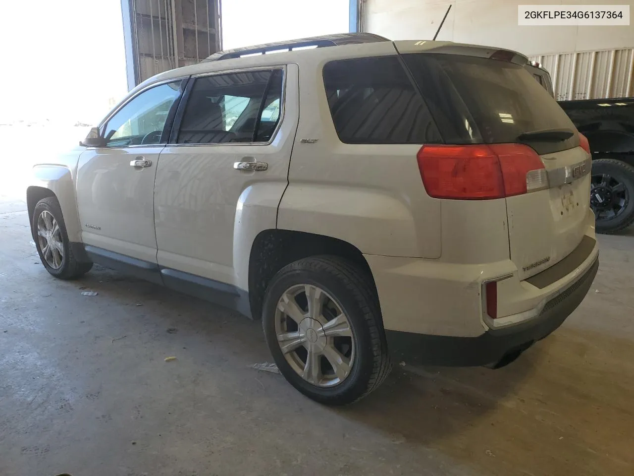 2GKFLPE34G6137364 2016 GMC Terrain Slt