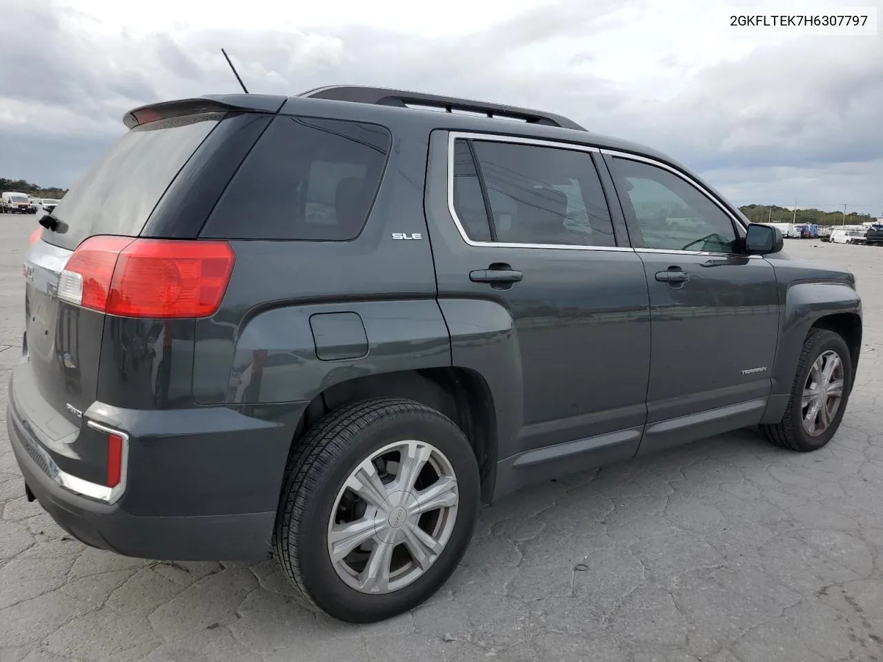 2GKFLTEK7H6307797 2017 GMC Terrain Sle