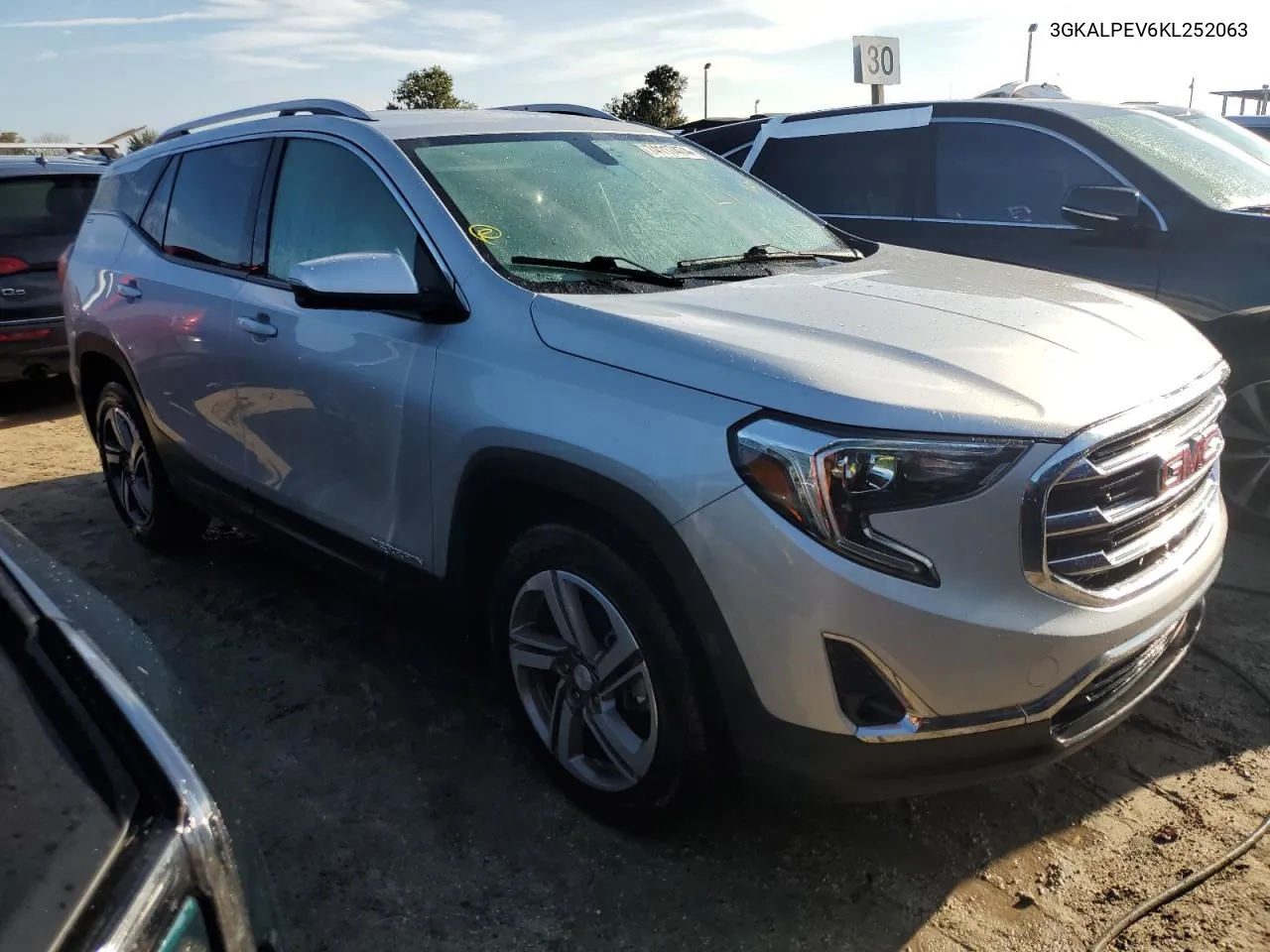 3GKALPEV6KL252063 2019 GMC Terrain Slt