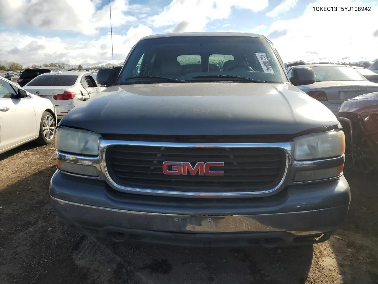 2000 GMC Yukon VIN: 1GKEC13T5YJ108942 Lot: 75210044