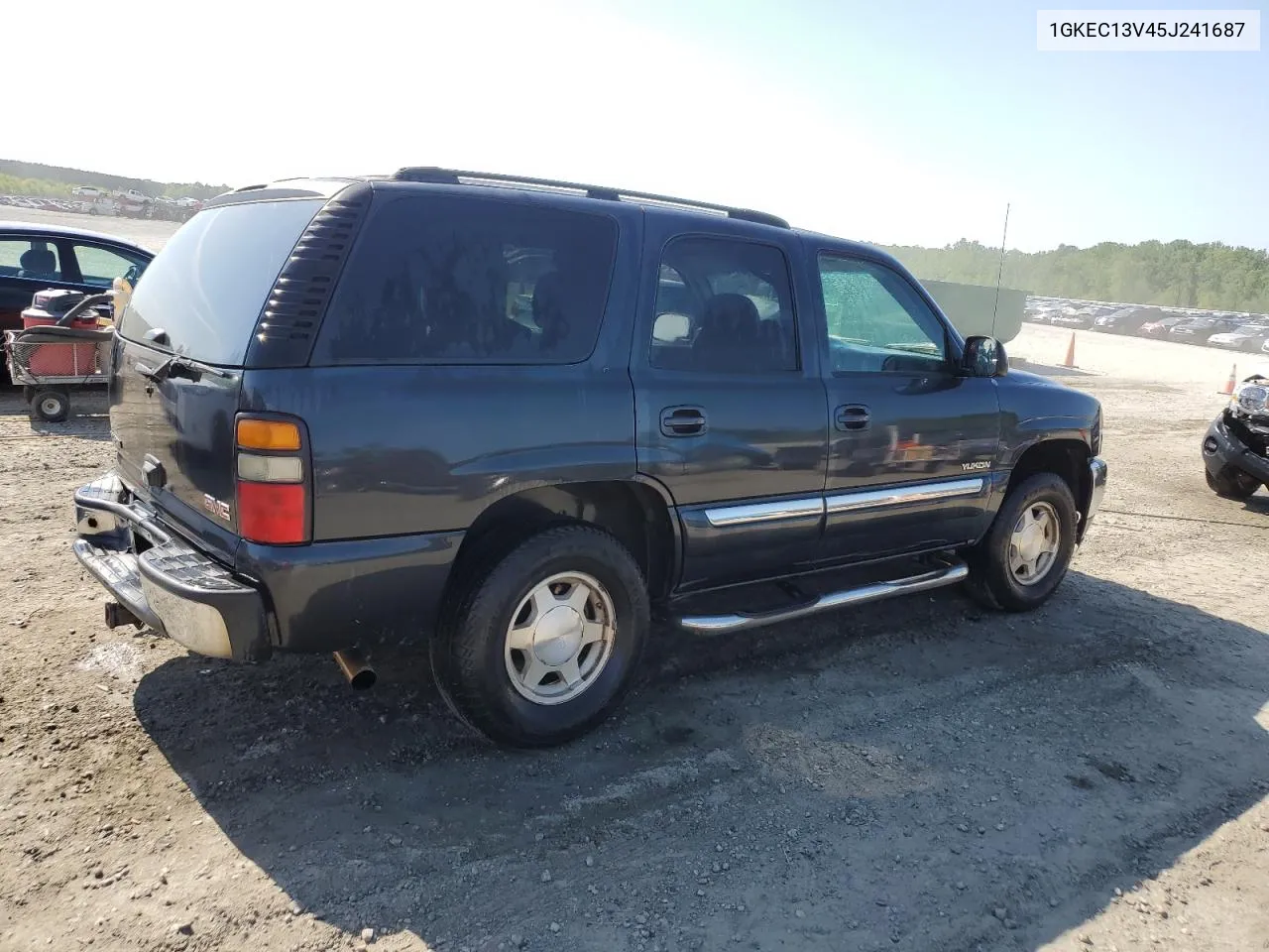 2005 GMC Yukon VIN: 1GKEC13V45J241687 Lot: 52341154