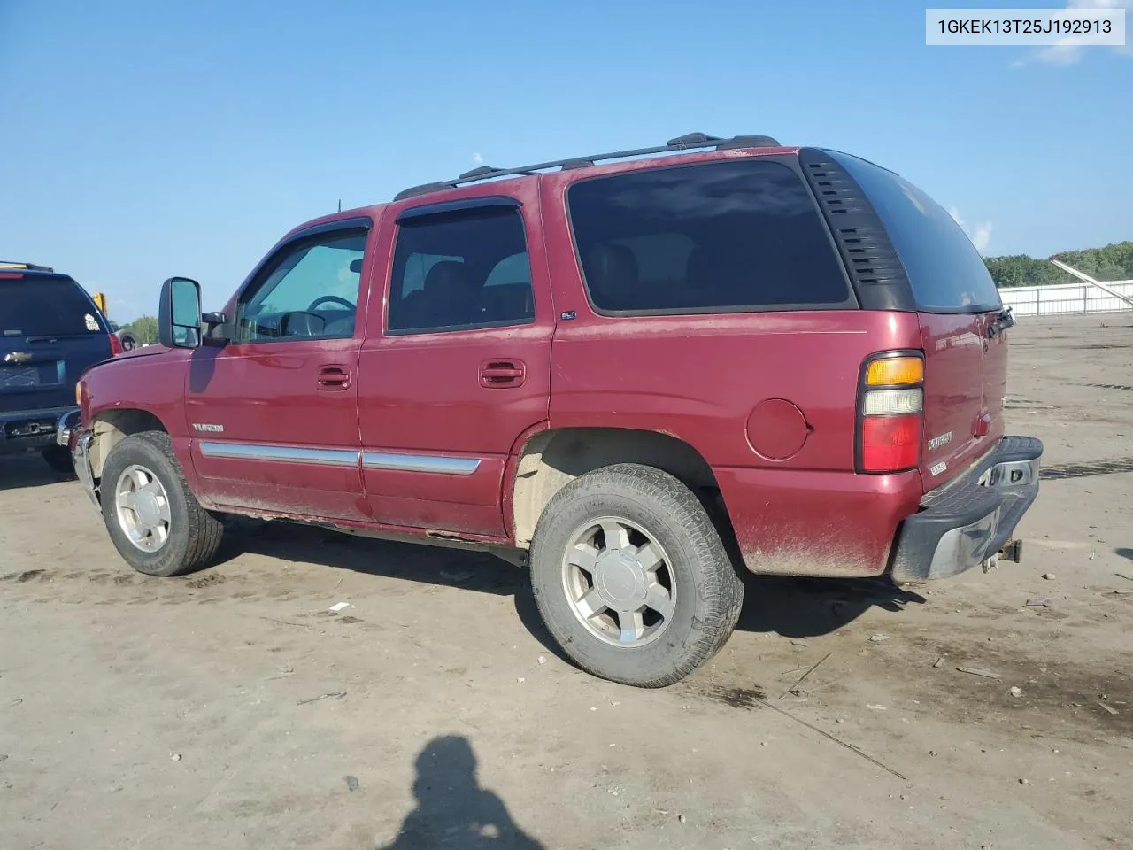 2005 GMC Yukon VIN: 1GKEK13T25J192913 Lot: 70581304