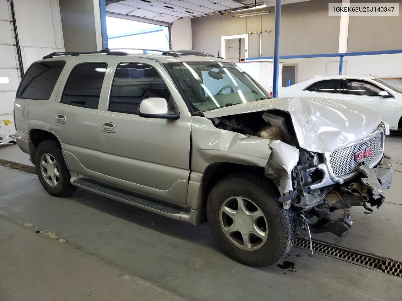 2005 GMC Yukon Denali VIN: 1GKEK63U25J140347 Lot: 73435764