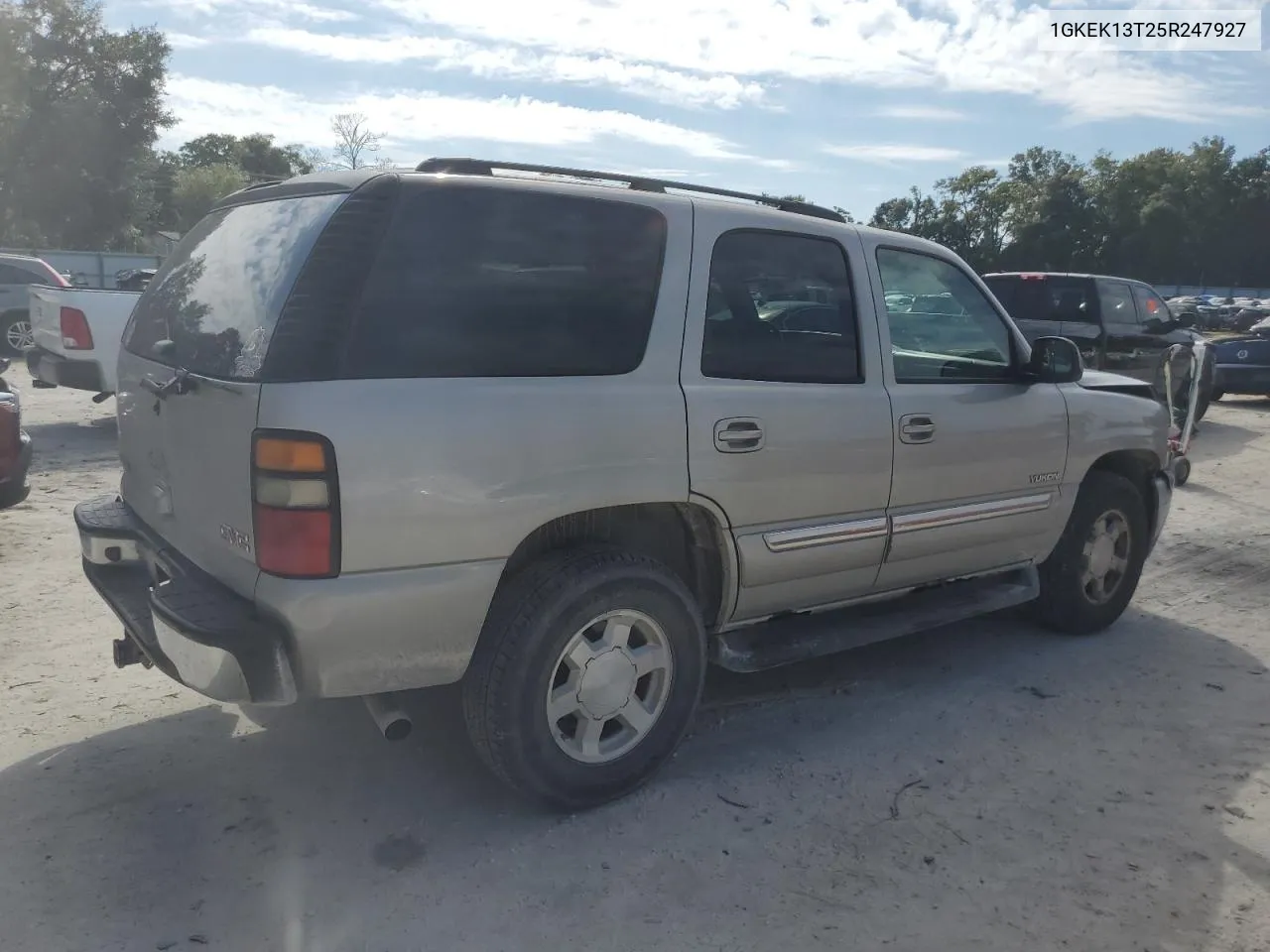 2005 GMC Yukon VIN: 1GKEK13T25R247927 Lot: 74268974