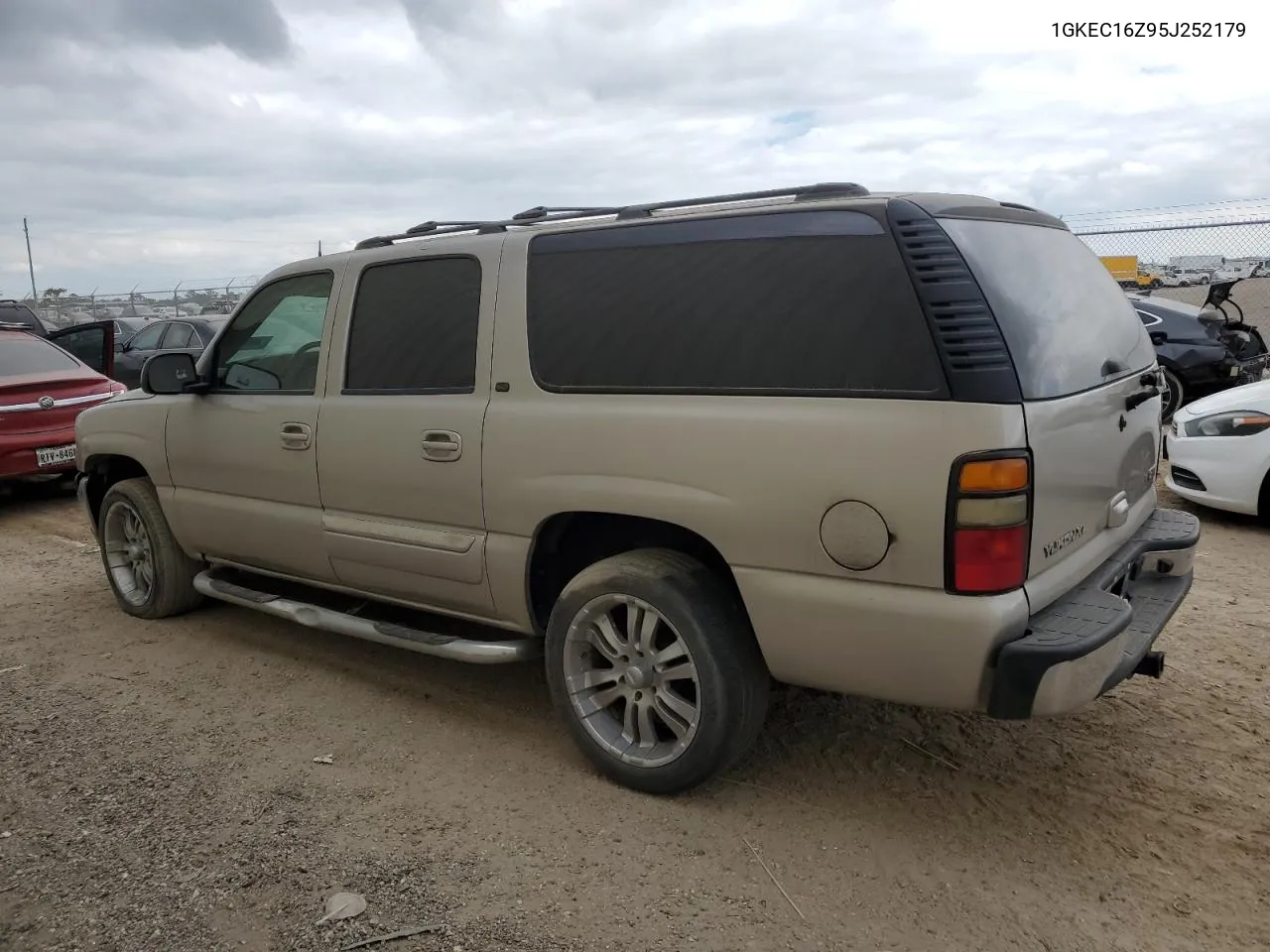 2005 GMC Yukon Xl C1500 VIN: 1GKEC16Z95J252179 Lot: 74802404