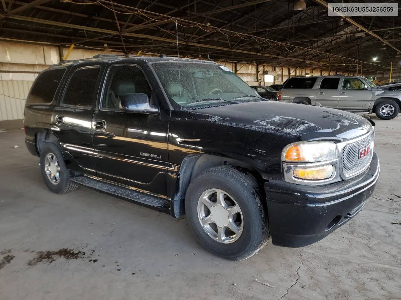 2005 GMC Yukon Denali VIN: 1GKEK63U55J256559 Lot: 75709184