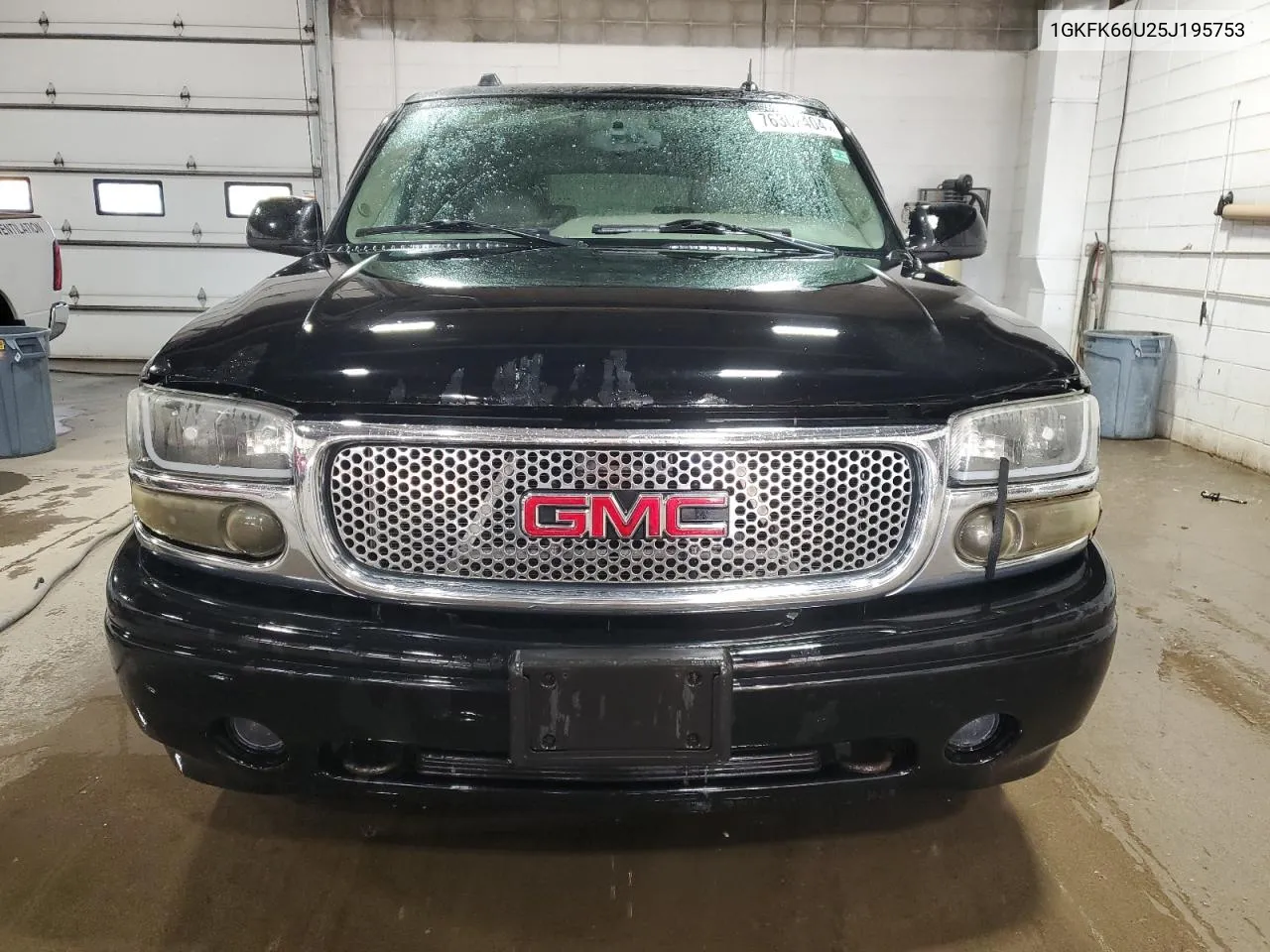 1GKFK66U25J195753 2005 GMC Yukon Xl Denali