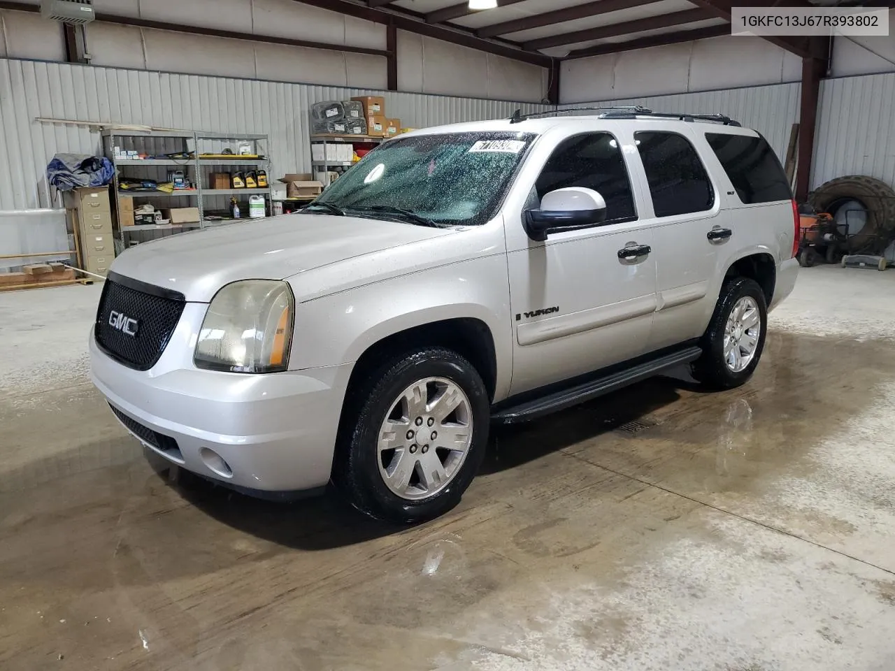 2007 GMC Yukon VIN: 1GKFC13J67R393802 Lot: 67109304