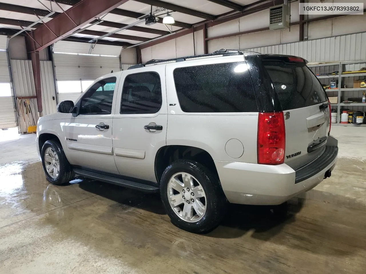 2007 GMC Yukon VIN: 1GKFC13J67R393802 Lot: 67109304