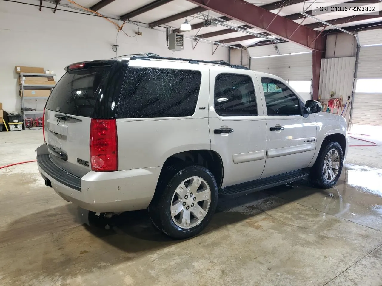 2007 GMC Yukon VIN: 1GKFC13J67R393802 Lot: 67109304