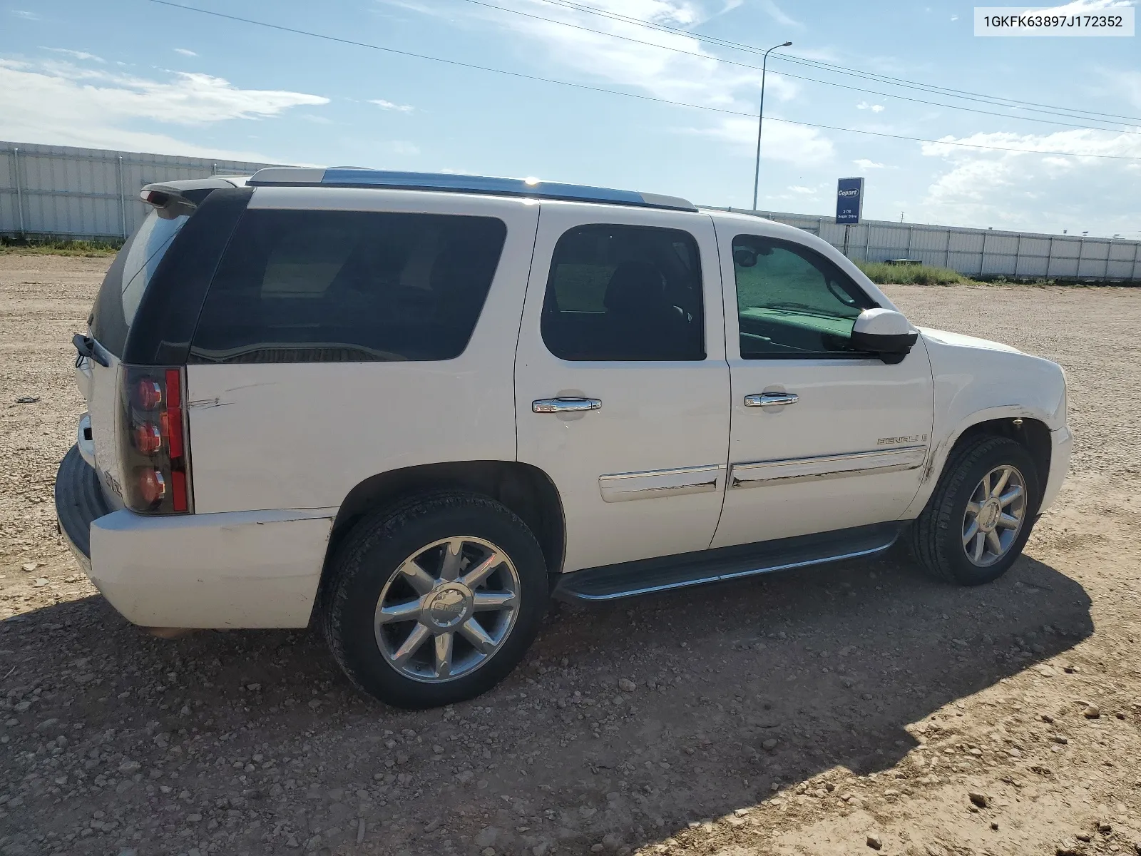 2007 GMC Yukon Denali VIN: 1GKFK63897J172352 Lot: 68545164