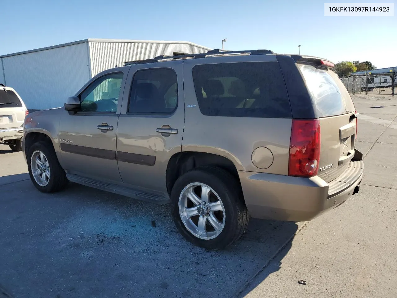 2007 GMC Yukon VIN: 1GKFK13097R144923 Lot: 73047984