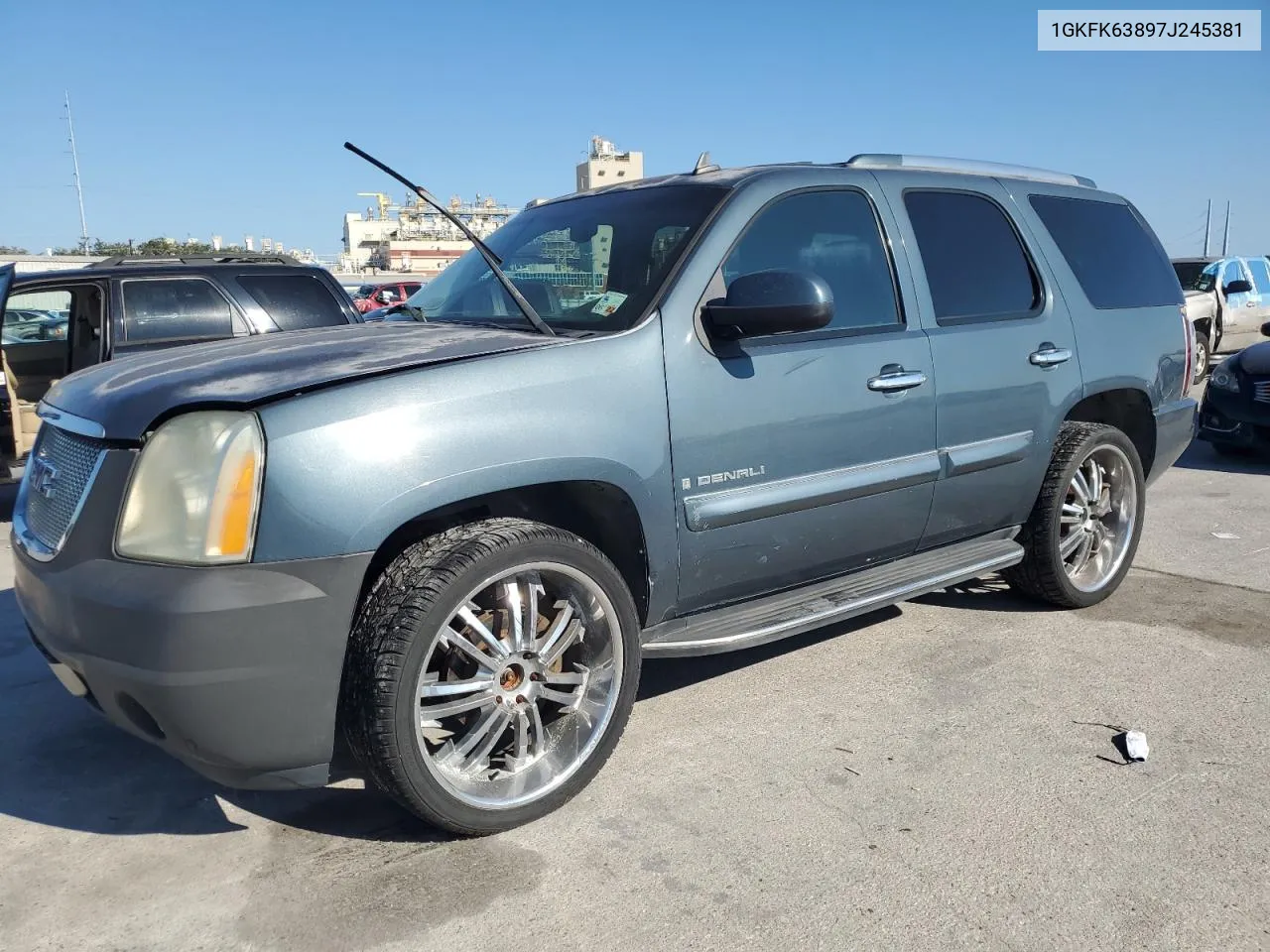 2007 GMC Yukon Denali VIN: 1GKFK63897J245381 Lot: 73537924