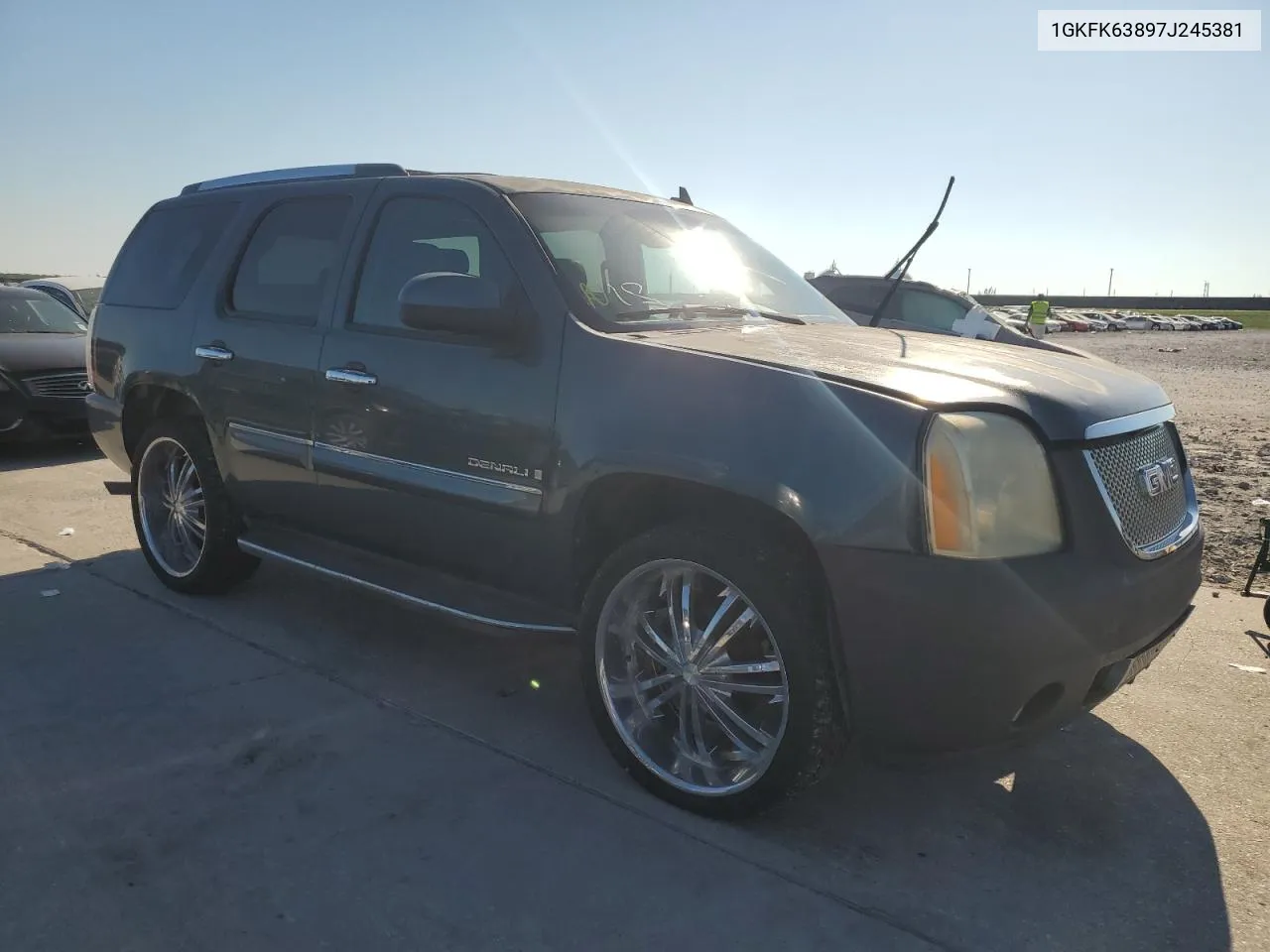 2007 GMC Yukon Denali VIN: 1GKFK63897J245381 Lot: 73537924