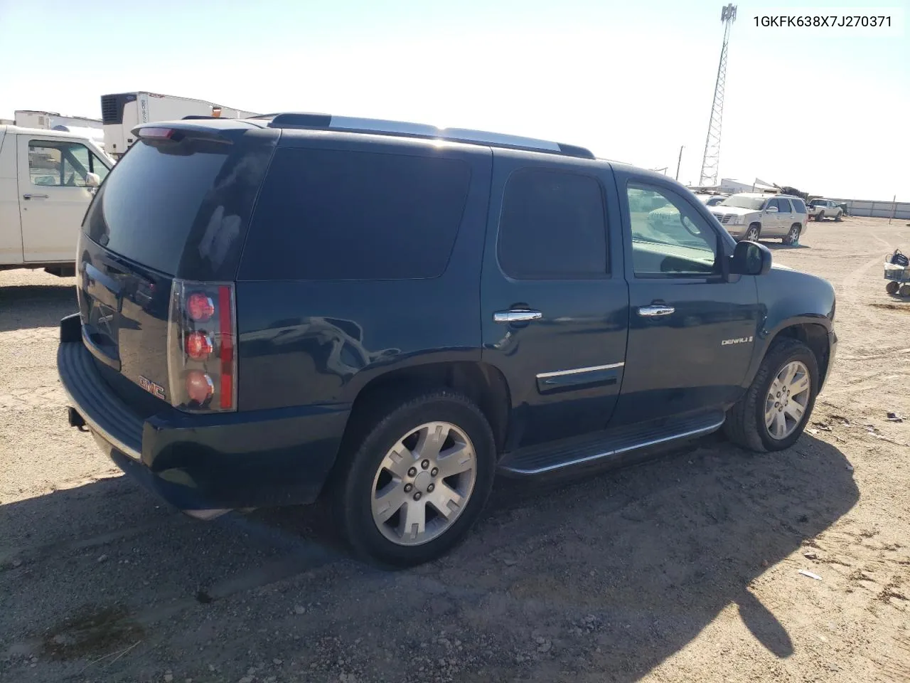 2007 GMC Yukon Denali VIN: 1GKFK638X7J270371 Lot: 74242544