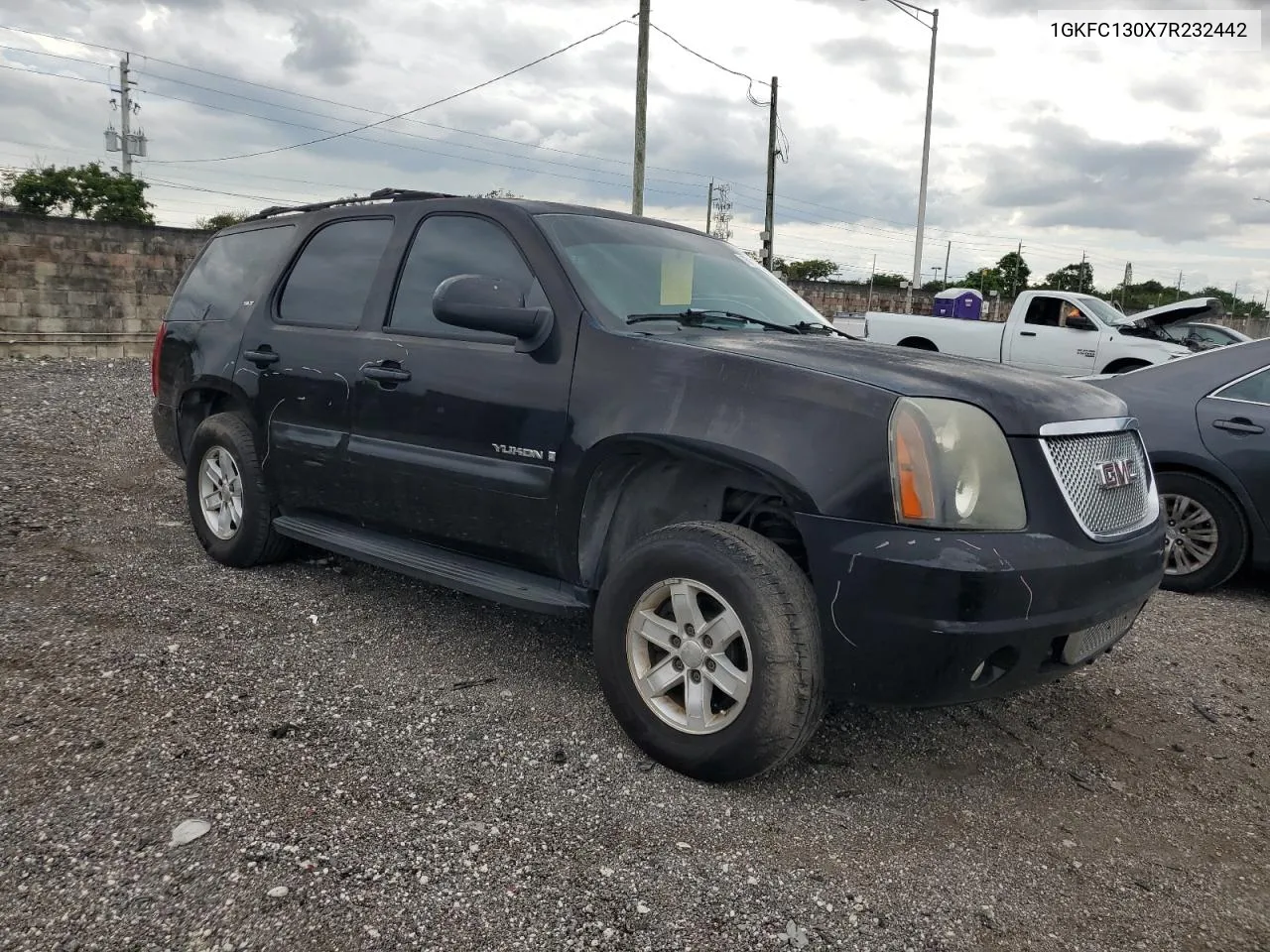 2007 GMC Yukon VIN: 1GKFC130X7R232442 Lot: 76101324