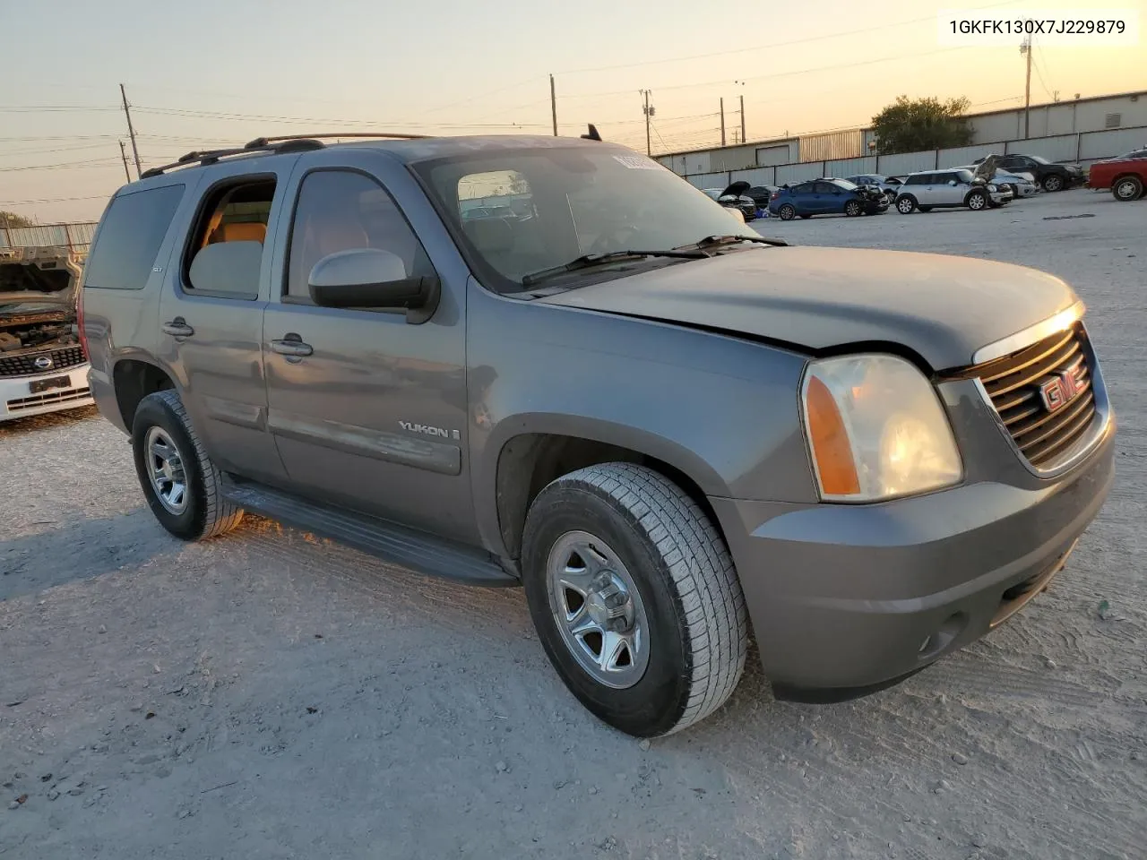 2007 GMC Yukon VIN: 1GKFK130X7J229879 Lot: 76204534