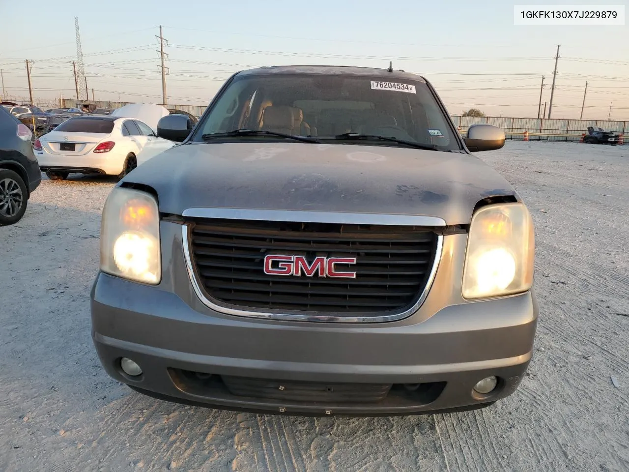 2007 GMC Yukon VIN: 1GKFK130X7J229879 Lot: 76204534