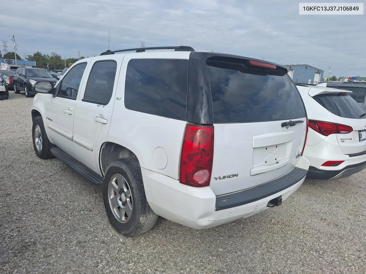 2007 GMC Yukon VIN: 1GKFC13J37J106849 Lot: 76608334