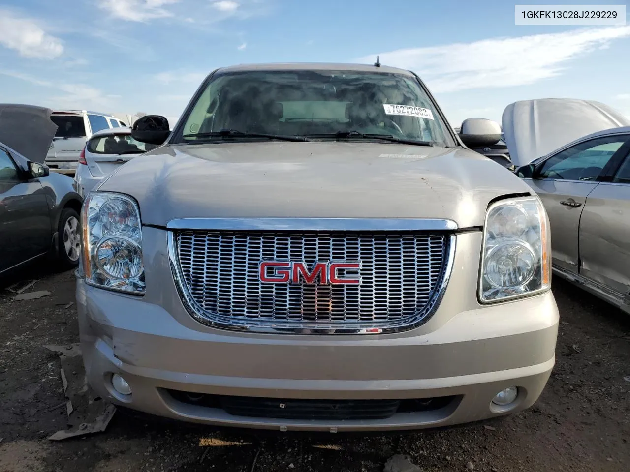 2008 GMC Yukon VIN: 1GKFK13028J229229 Lot: 76272083