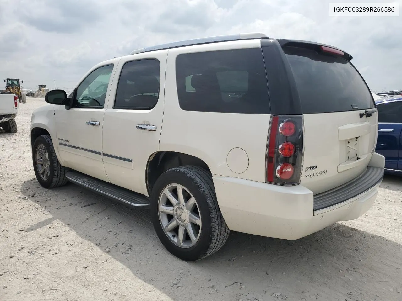 2009 GMC Yukon Denali VIN: 1GKFC03289R266586 Lot: 51369834