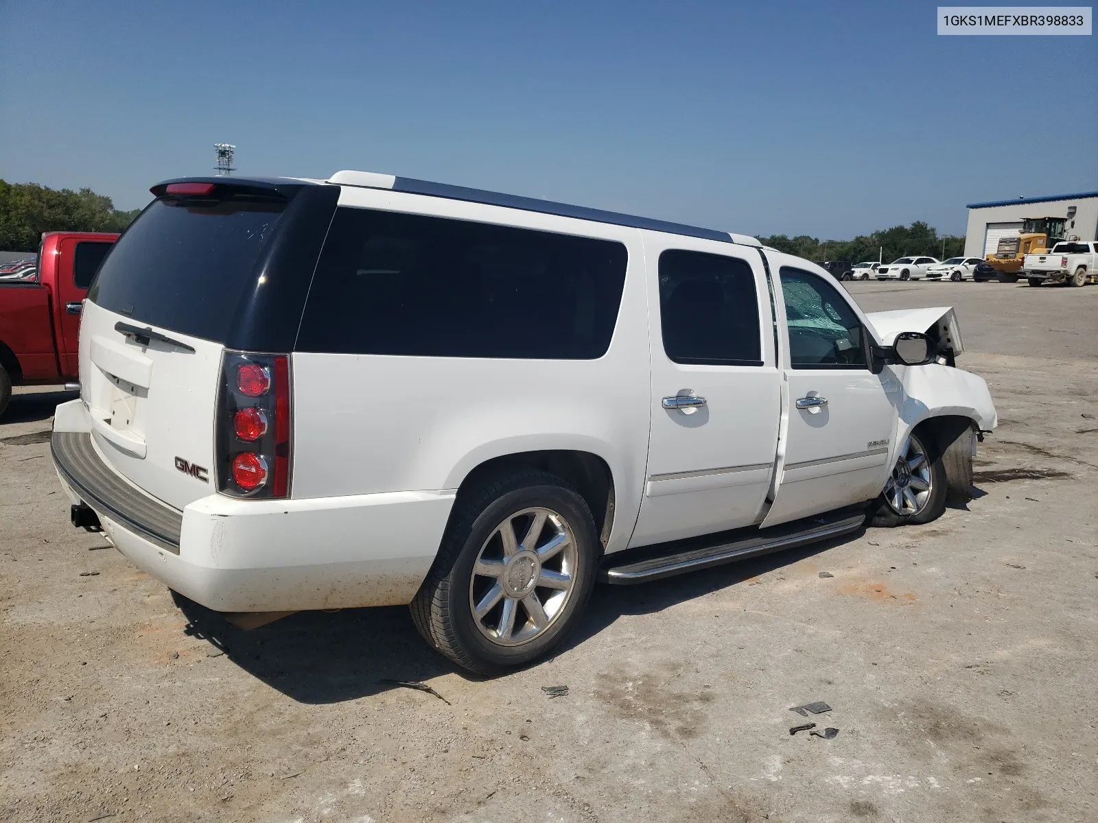 2011 GMC Yukon Xl Denali VIN: 1GKS1MEFXBR398833 Lot: 68621664