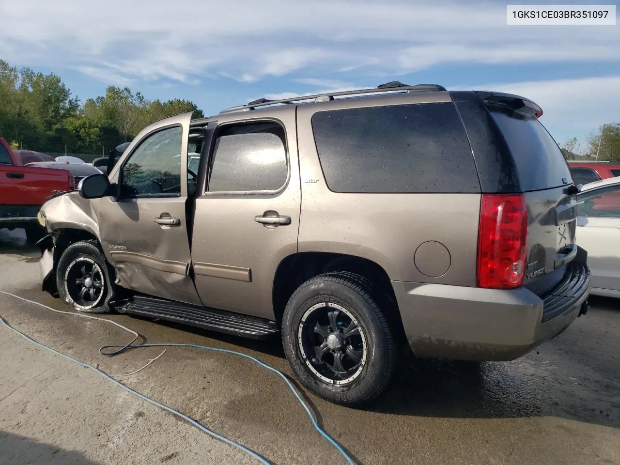 2011 GMC Yukon Slt VIN: 1GKS1CE03BR351097 Lot: 69592674