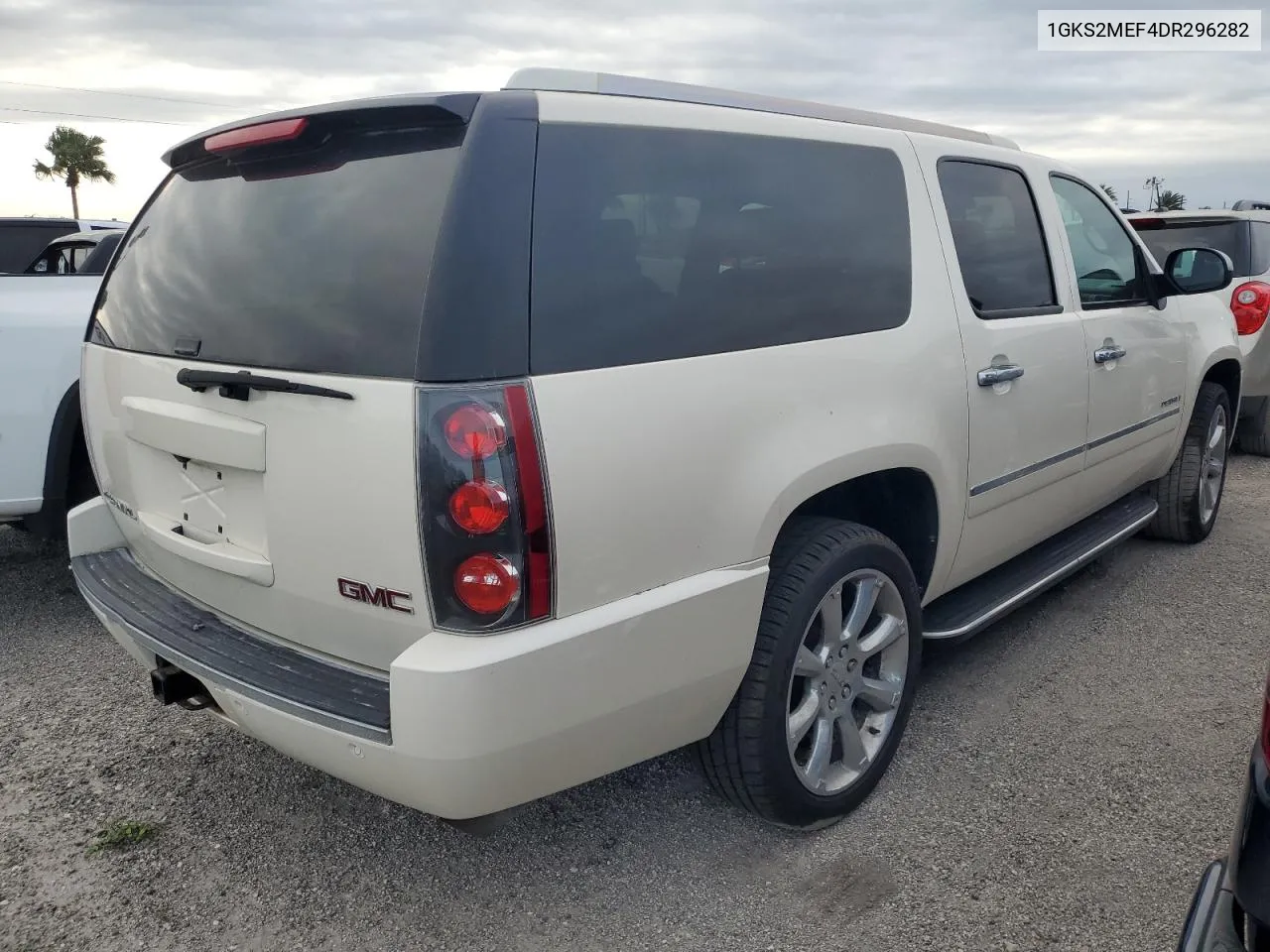 2013 GMC Yukon Xl Denali VIN: 1GKS2MEF4DR296282 Lot: 76187924