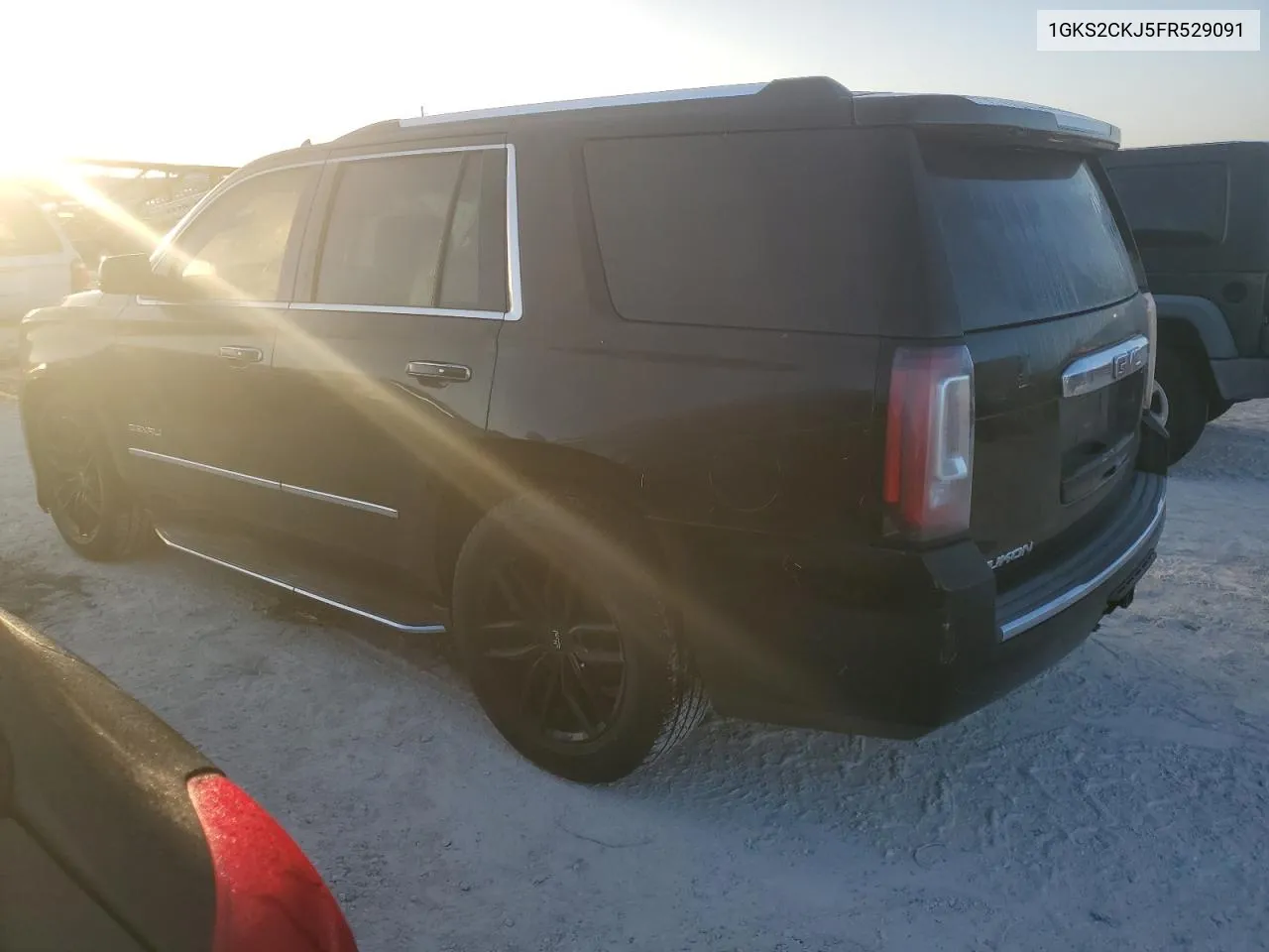 1GKS2CKJ5FR529091 2015 GMC Yukon Denali