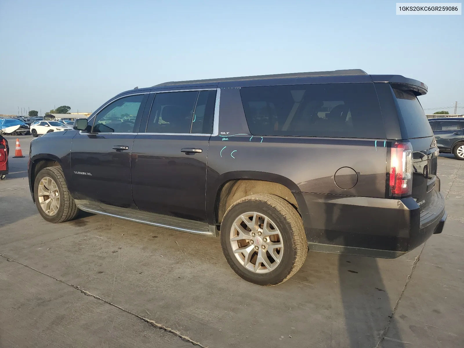 1GKS2GKC6GR259086 2016 GMC Yukon Xl K1500 Slt