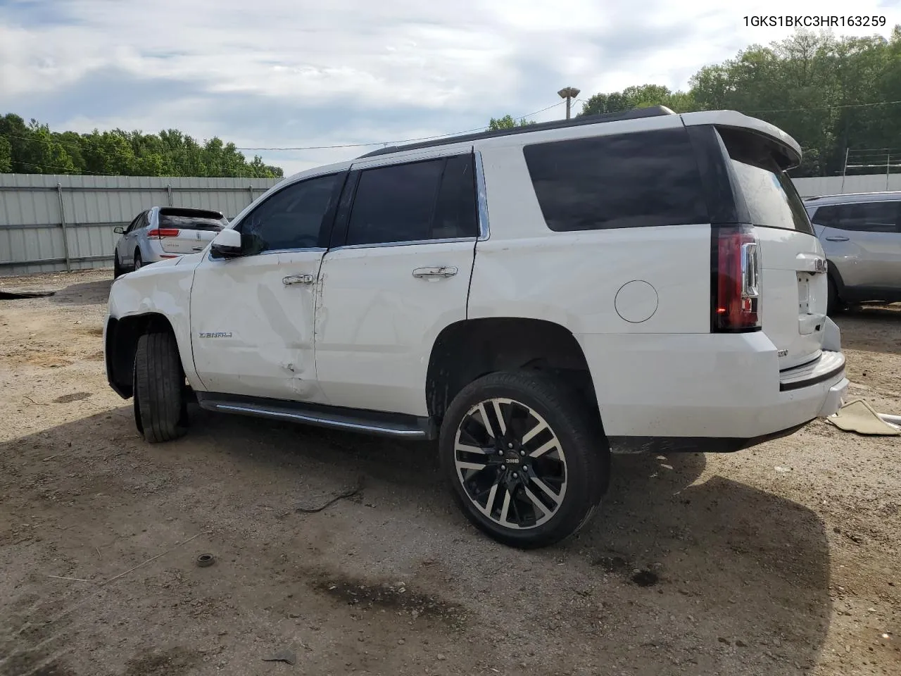 1GKS1BKC3HR163259 2017 GMC Yukon Slt