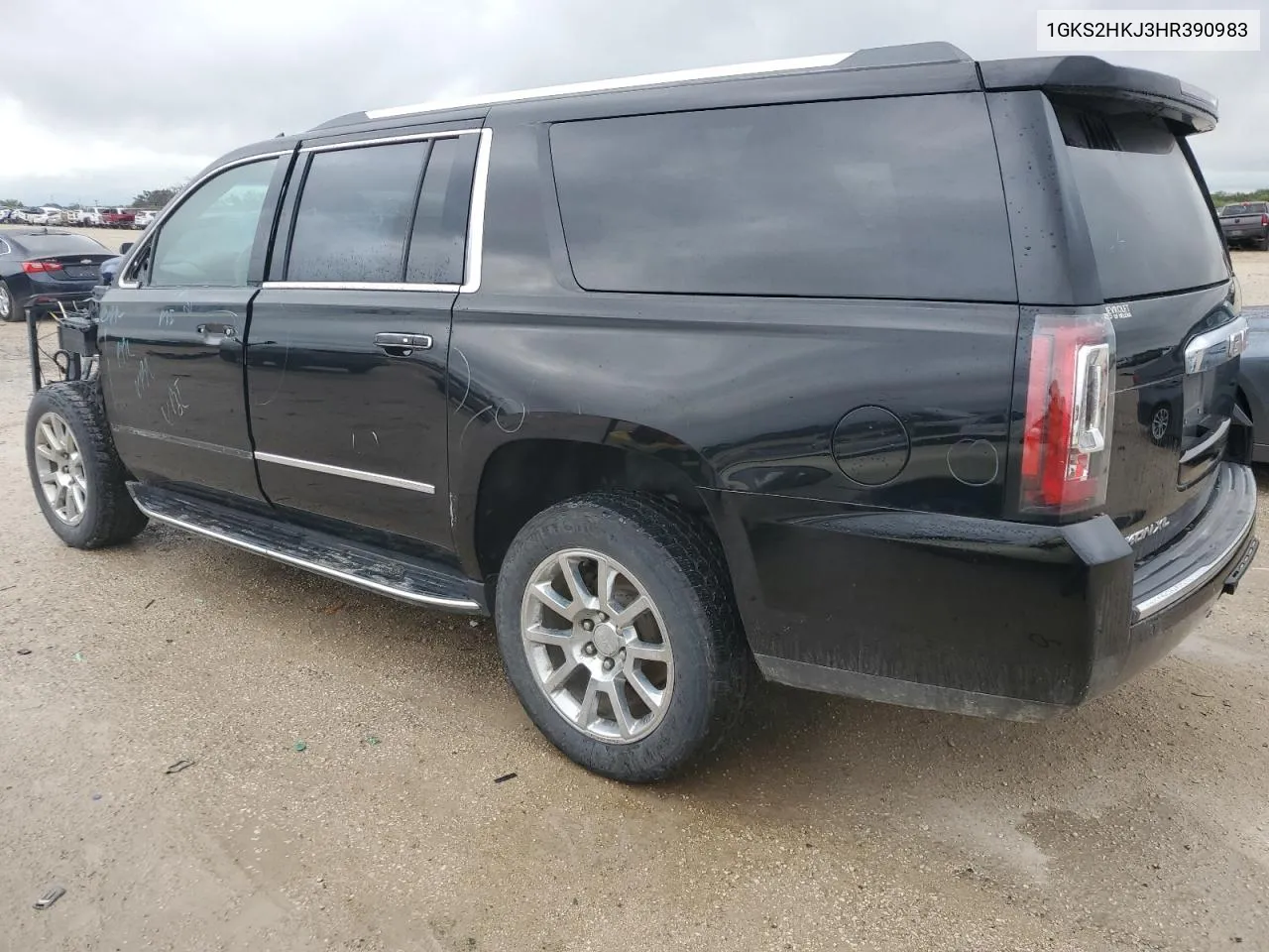 1GKS2HKJ3HR390983 2017 GMC Yukon Xl Denali