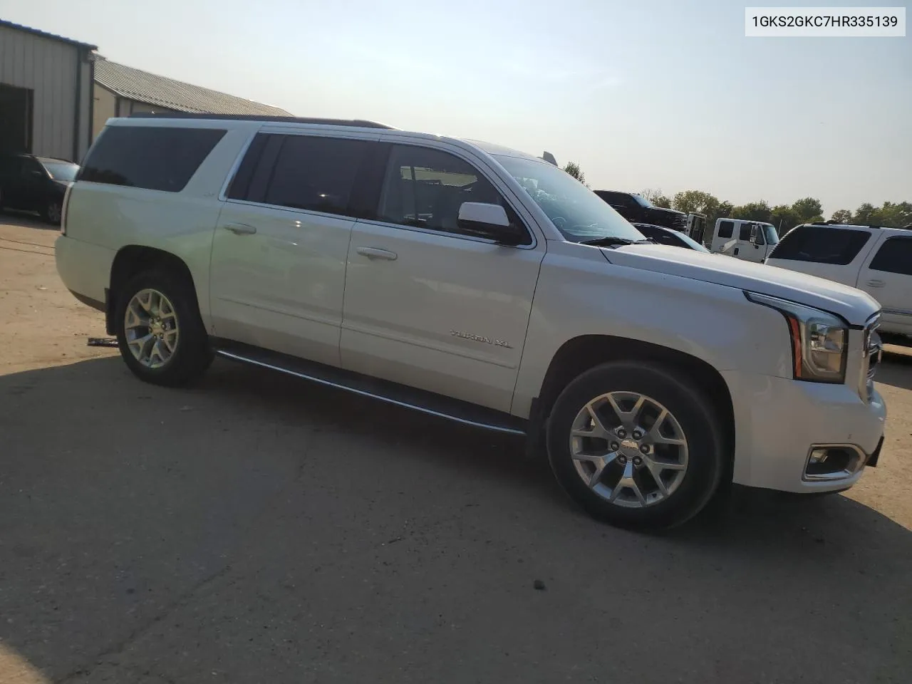 1GKS2GKC7HR335139 2017 GMC Yukon Xl K1500 Slt