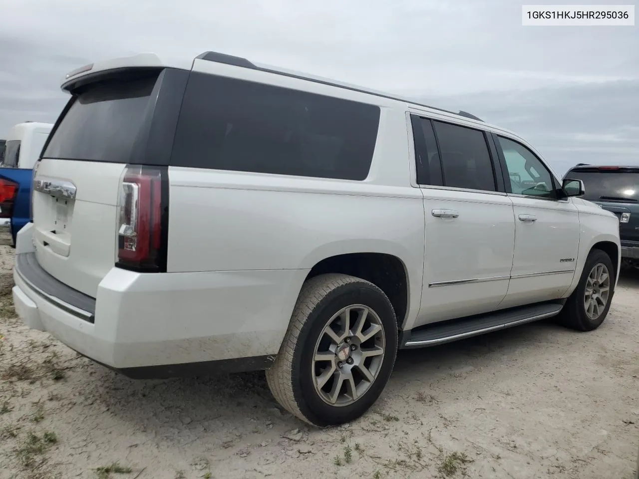 2017 GMC Yukon Xl Denali VIN: 1GKS1HKJ5HR295036 Lot: 75074734